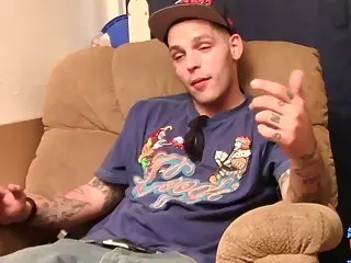 Straight jock Drac shows off tattoos in masturbation solo