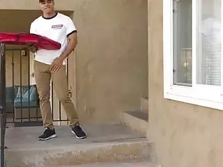 Pizza delivery guy gets a hard dick instead of money and loves it